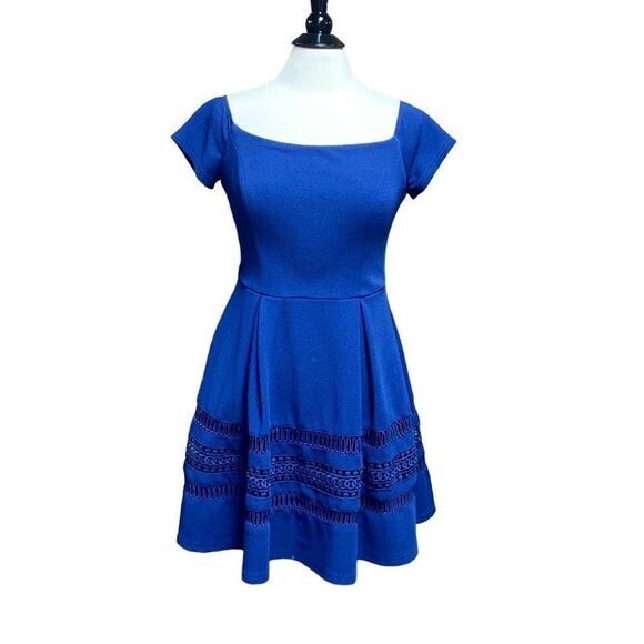 Francesca’s Navy Fit & Flare Dress Size Medium - Picture 1 of 8